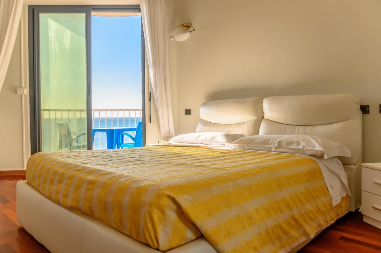 מלה Hotel Sirenella מראה חיצוני תמונה