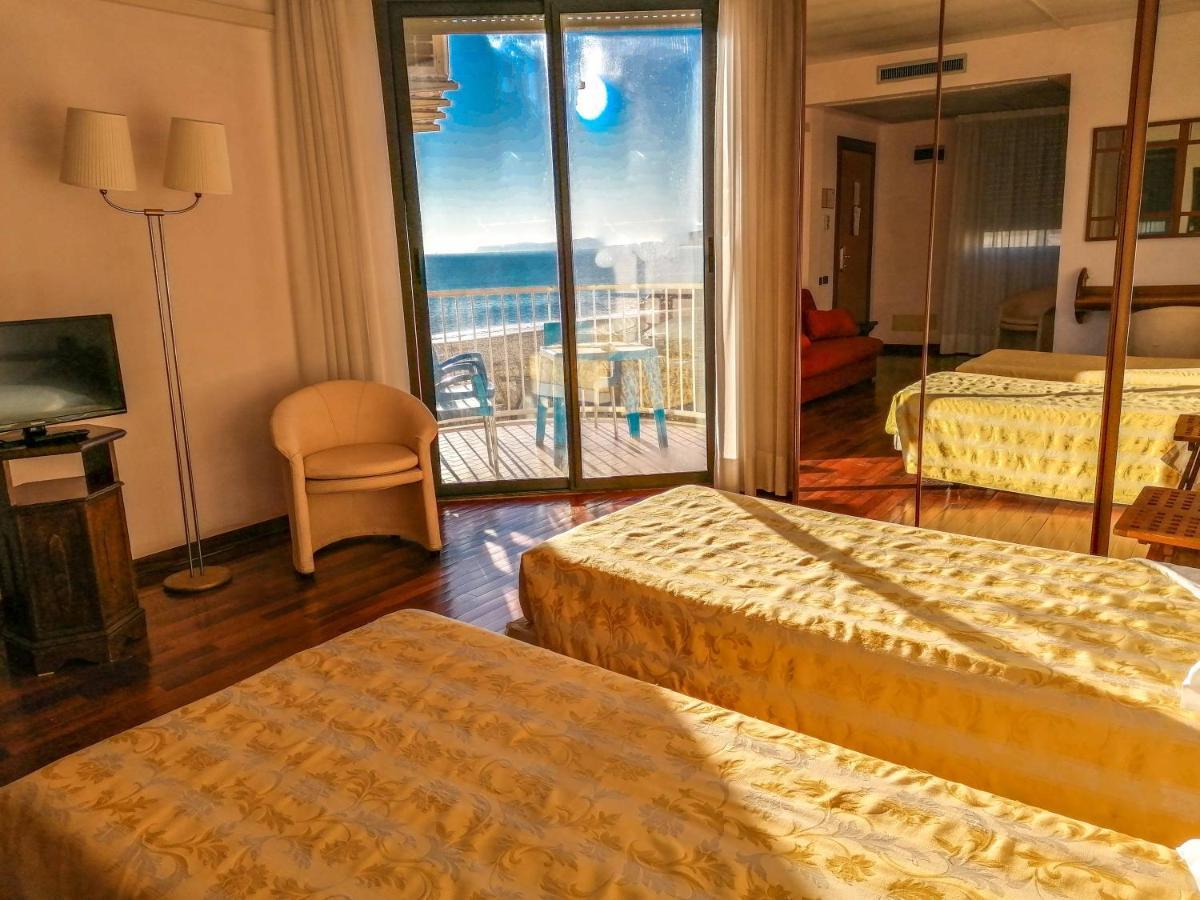 מלה Hotel Sirenella מראה חיצוני תמונה