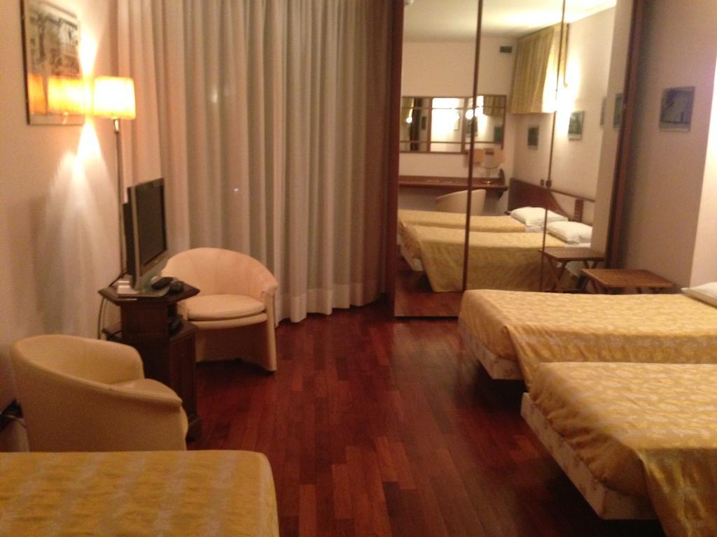מלה Hotel Sirenella חדר תמונה